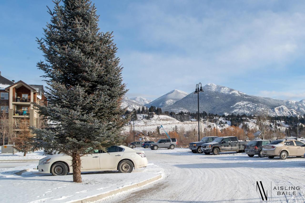 Rustic Modern 2 Bed 2 Bath With Lakeview Pool And Hot Tub Invermere Exterior photo