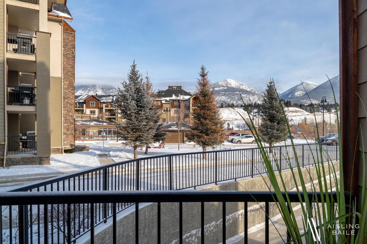 Rustic Modern 2 Bed 2 Bath With Lakeview Pool And Hot Tub Invermere Exterior photo